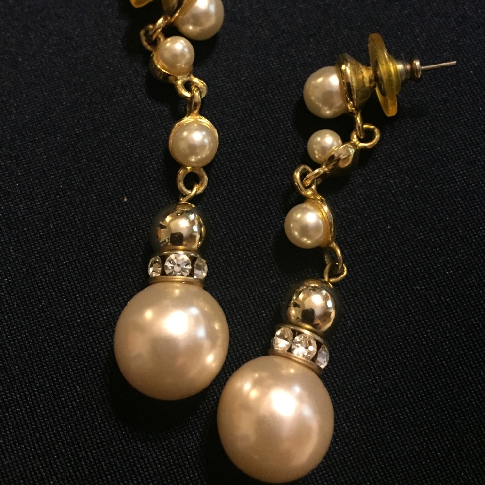WOMENS EARRINGS HANGING PIERCED FASHION FAUX PEARL AND DIAMOND GOLD TONE
